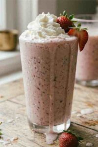 Easy Strawberry Milkshake Recipe – Thick, Creamy Homemade Strawberry Shake (Fresh or Frozen Strawberries)