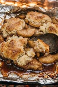 Easy Campfire Apple Pie Packets Recipe – Best Foil Packet Apple Dessert for Camping and Grilling