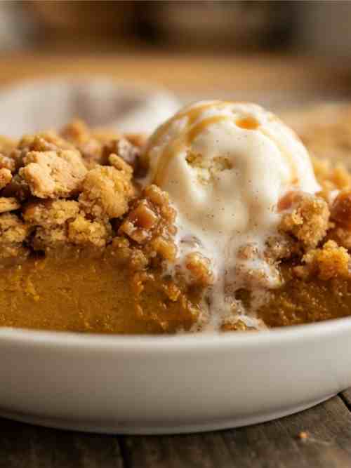 Pumpkin Dump Cake Recipe – Easy Fall Dessert (No Mixing!)